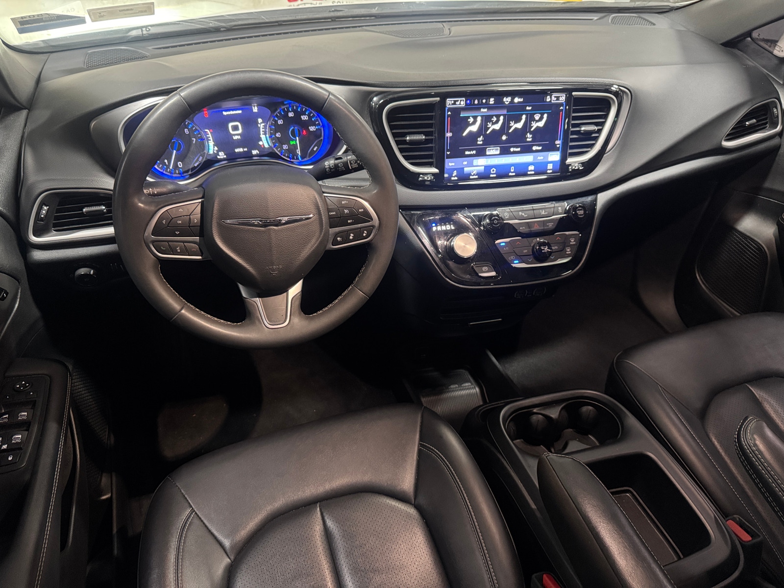 Thumbnail: 2025 Chrysler Pacifica - 2