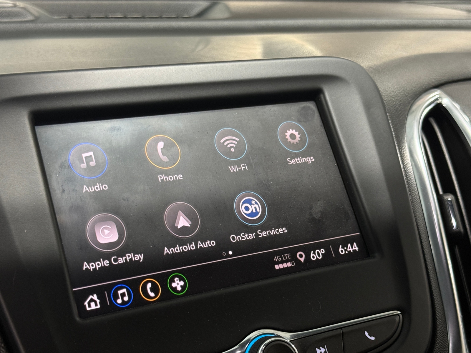 Thumbnail: 2022 Chevrolet Equinox - 4