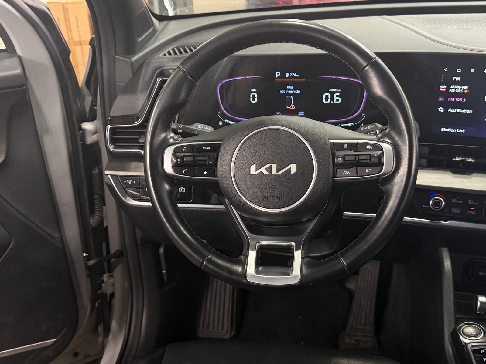 Thumbnail: 2023 Kia Sportage - 4