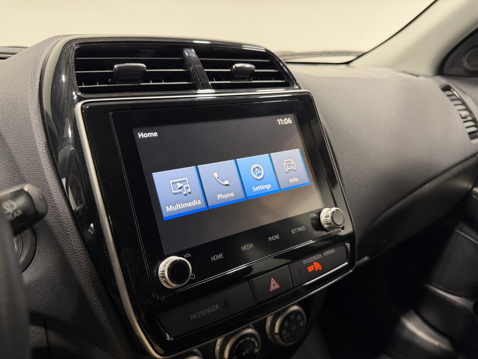 Thumbnail: 2024 Mitsubishi Outlander Sport - 3