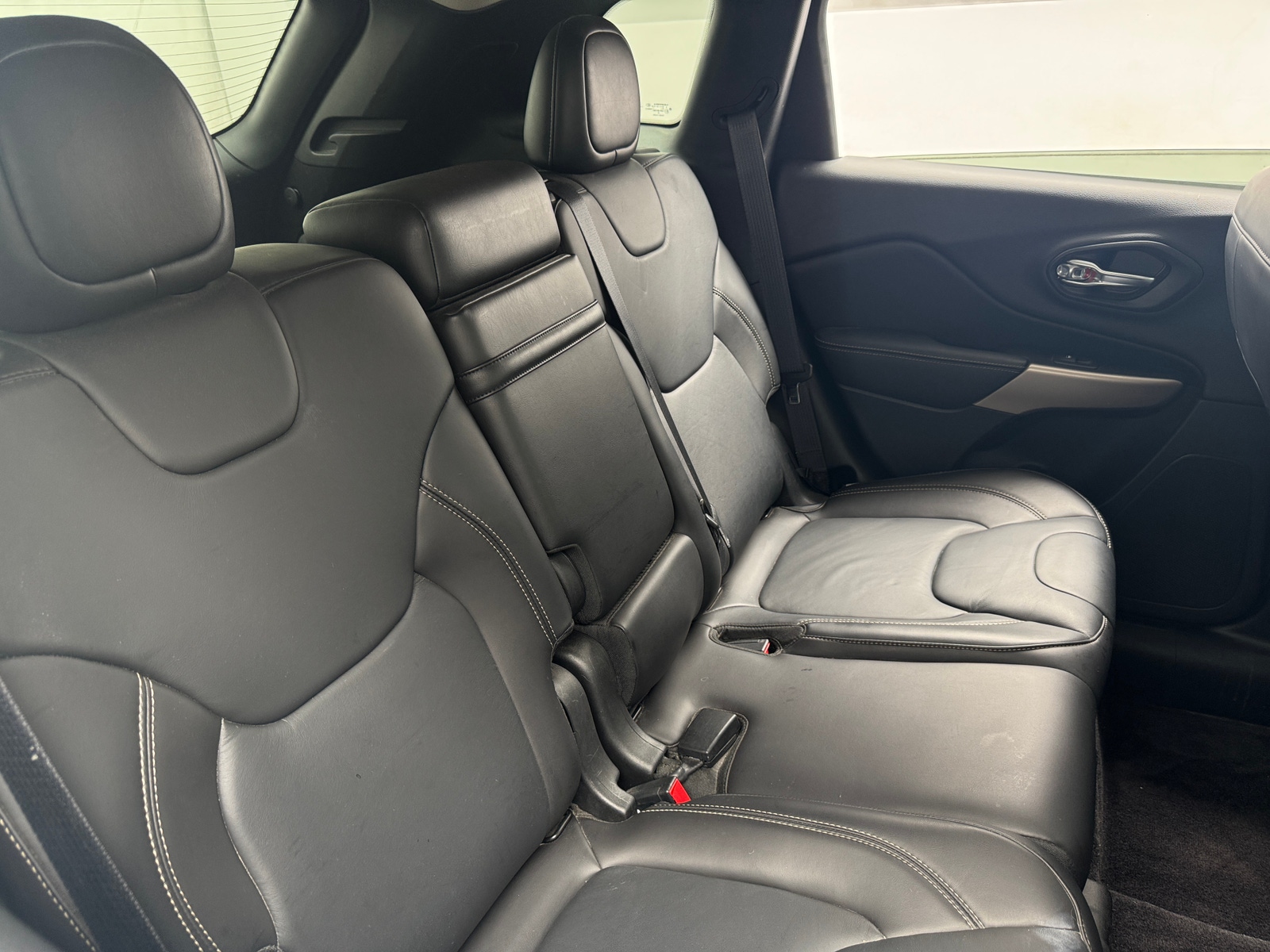 Thumbnail: 2017 Jeep Cherokee - 5