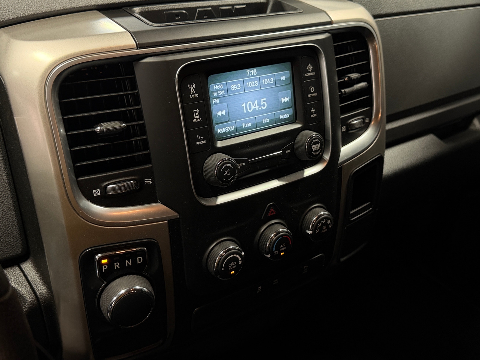 Thumbnail: 2020 RAM 1500 Classic - 4