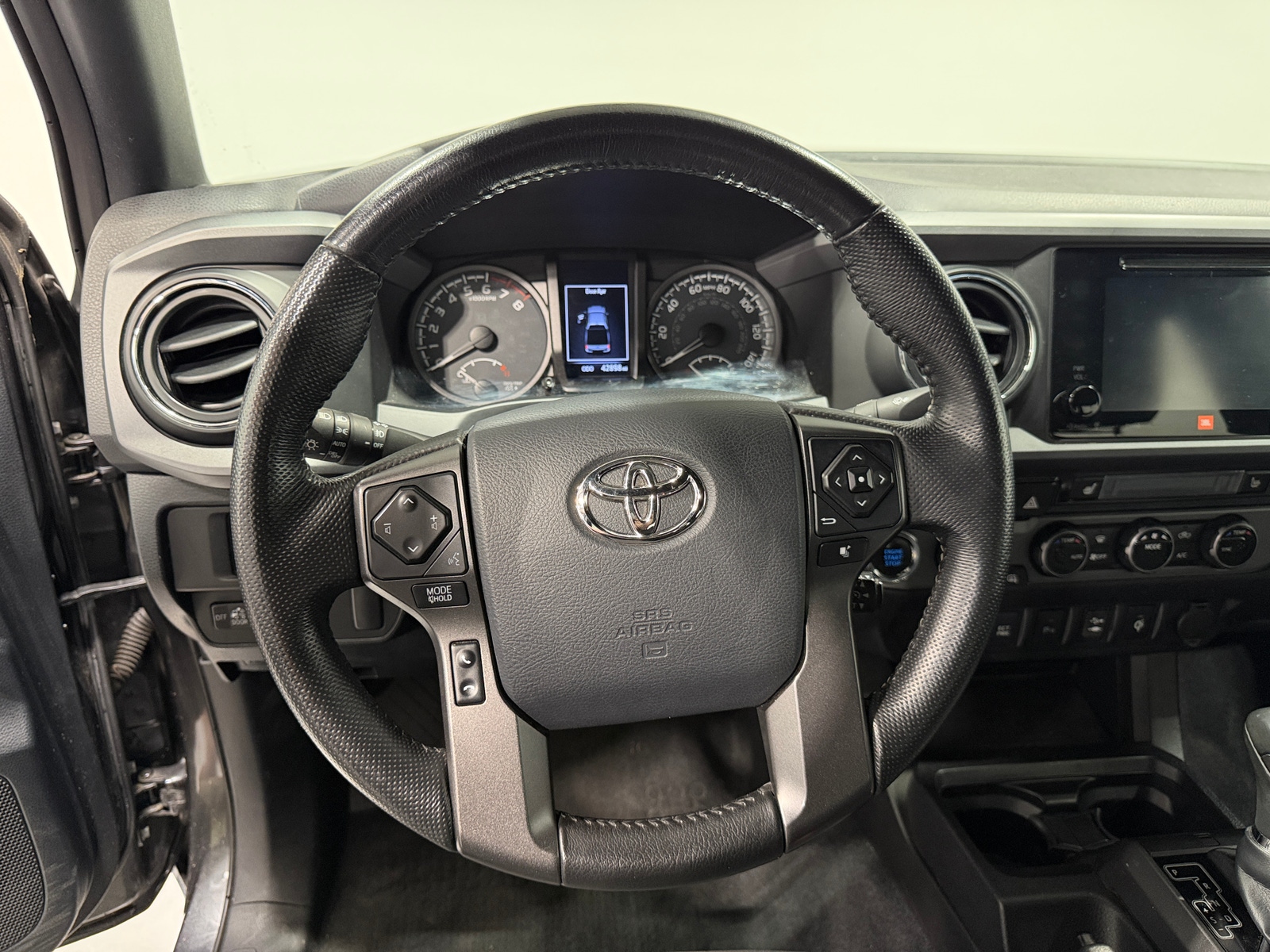 Thumbnail: 2016 Toyota Tacoma - 5