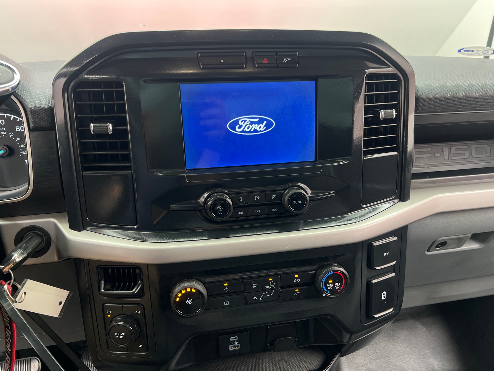 Thumbnail: 2022 Ford Econoline - 4