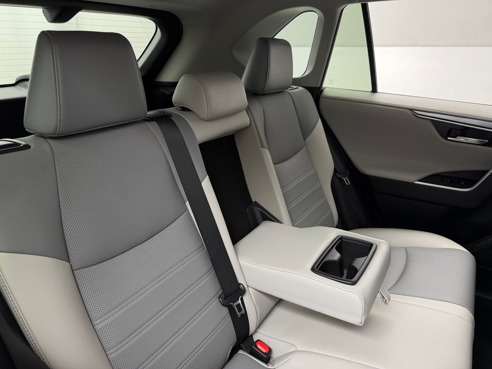 Thumbnail: 2021 Toyota RAV4 - 5