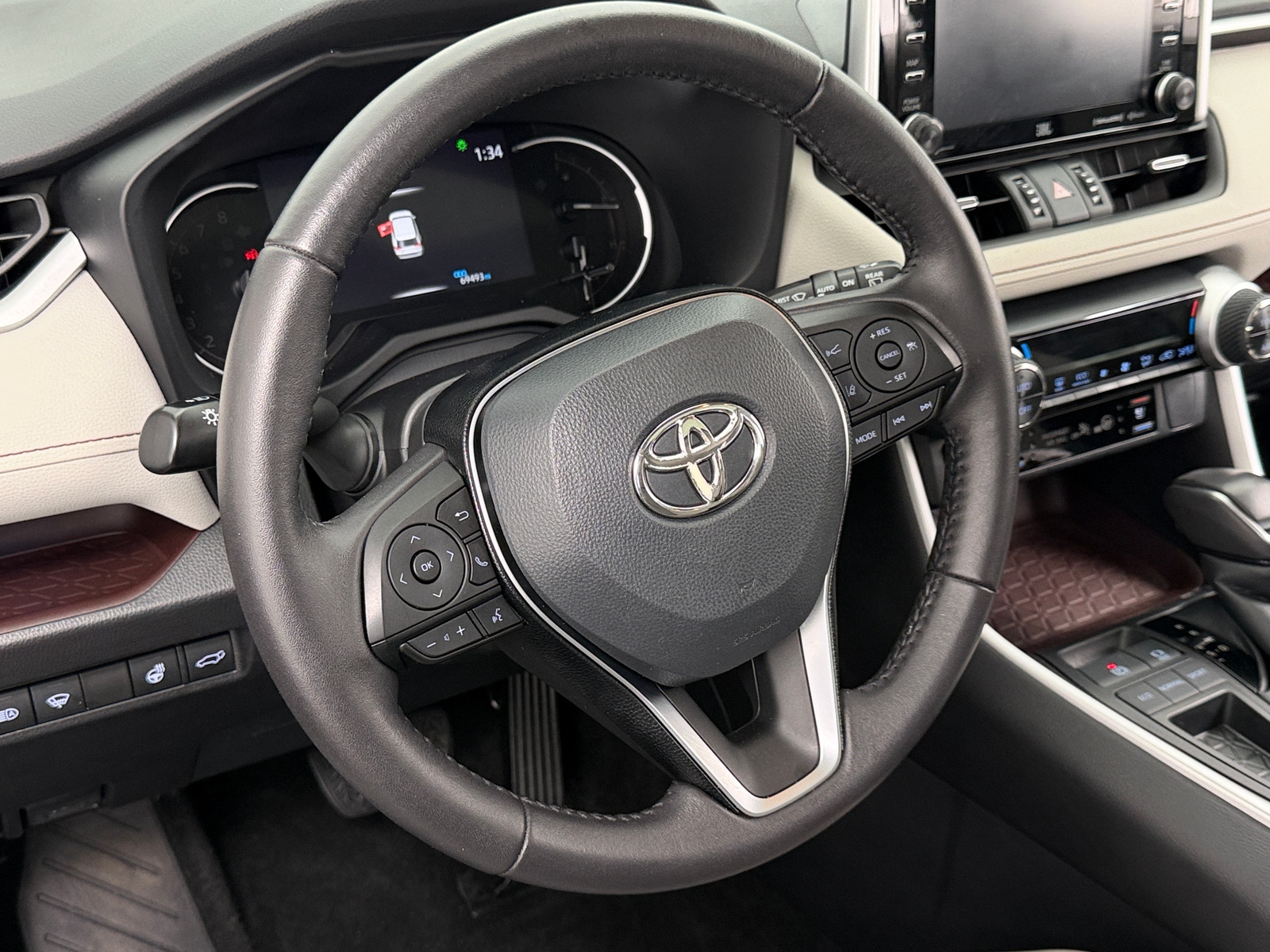 Thumbnail: 2021 Toyota RAV4 - 4