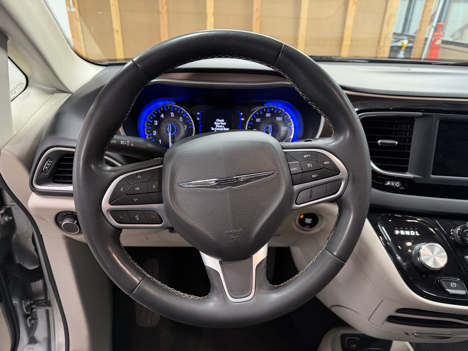Thumbnail: 2023 Chrysler Voyager - 5