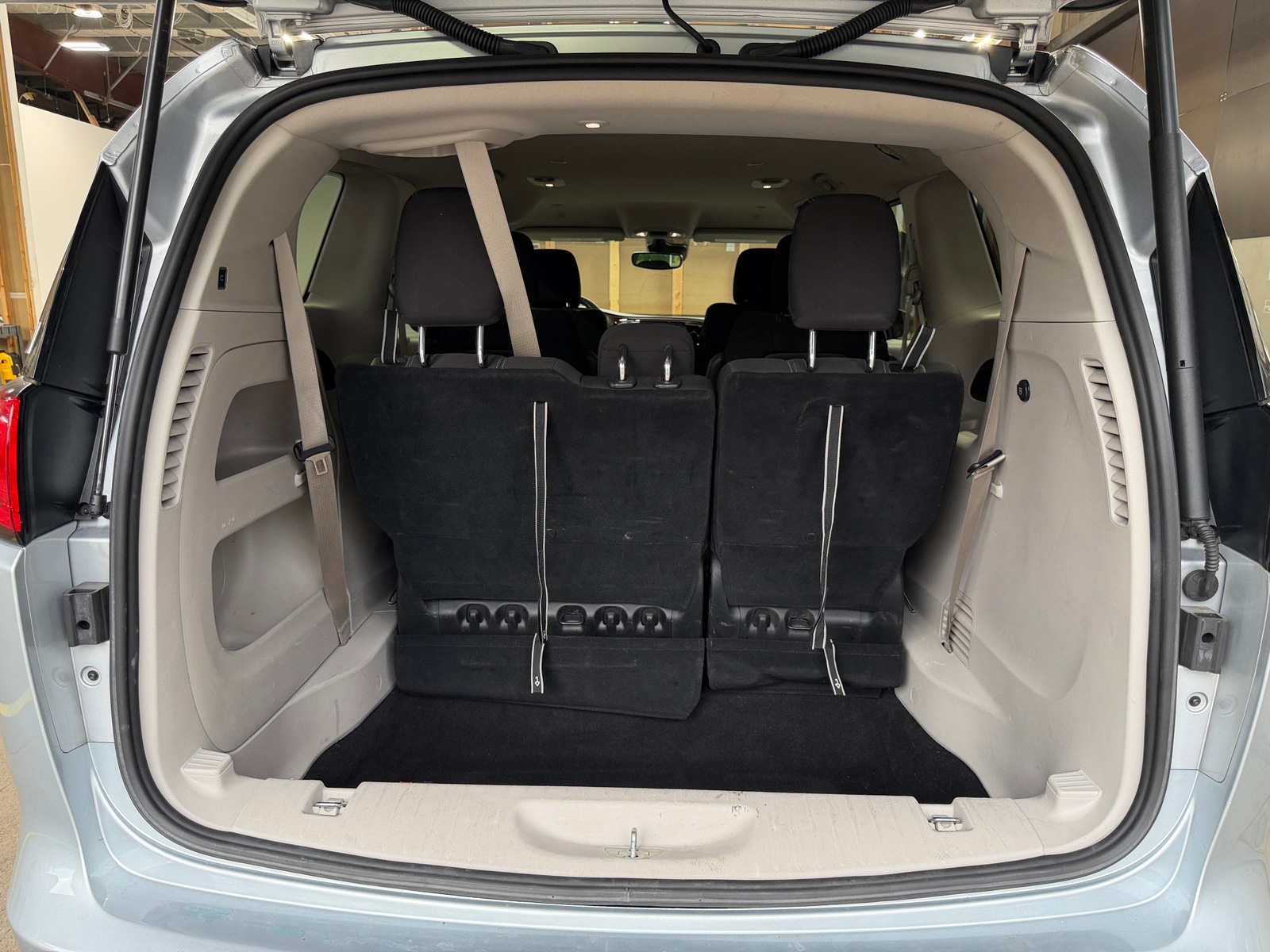 Thumbnail: 2023 Chrysler Voyager - 7