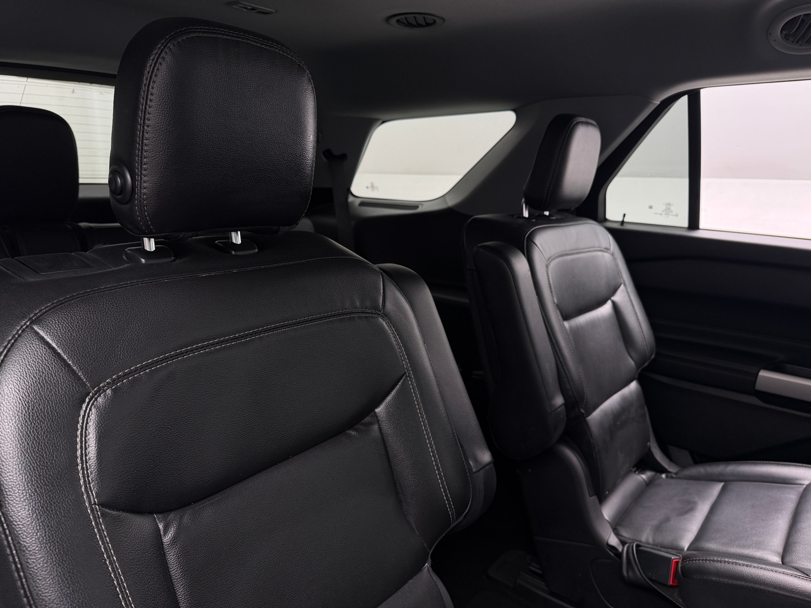 Thumbnail: 2020 Ford Explorer - 5