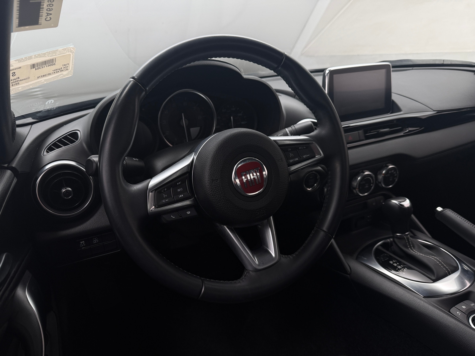 Thumbnail: 2018 Fiat 124 Spider - 3