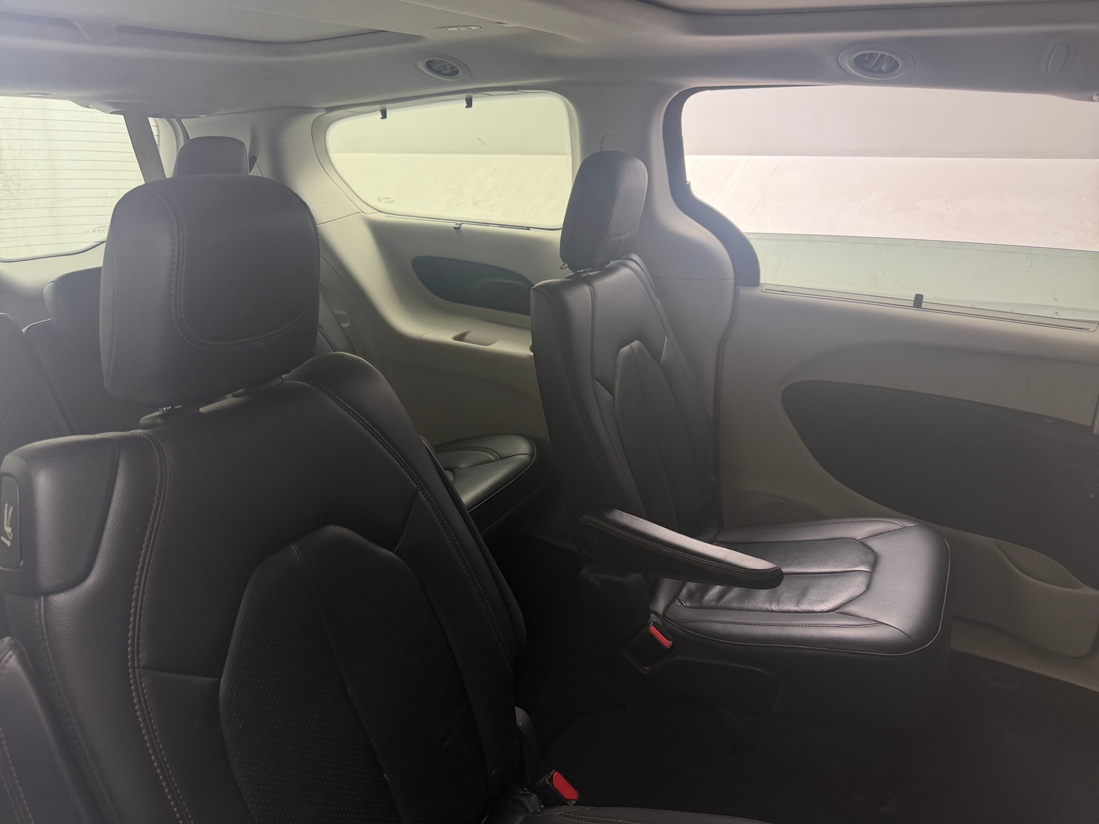Thumbnail: 2018 Chrysler Pacifica - 5