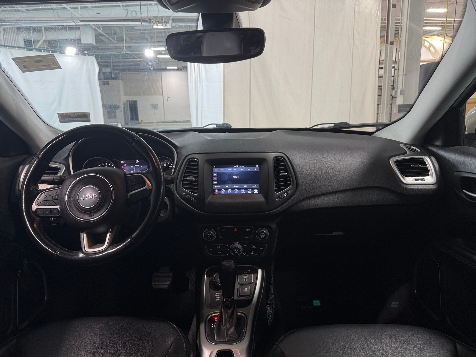 Thumbnail: 2018 Jeep Compass - 3