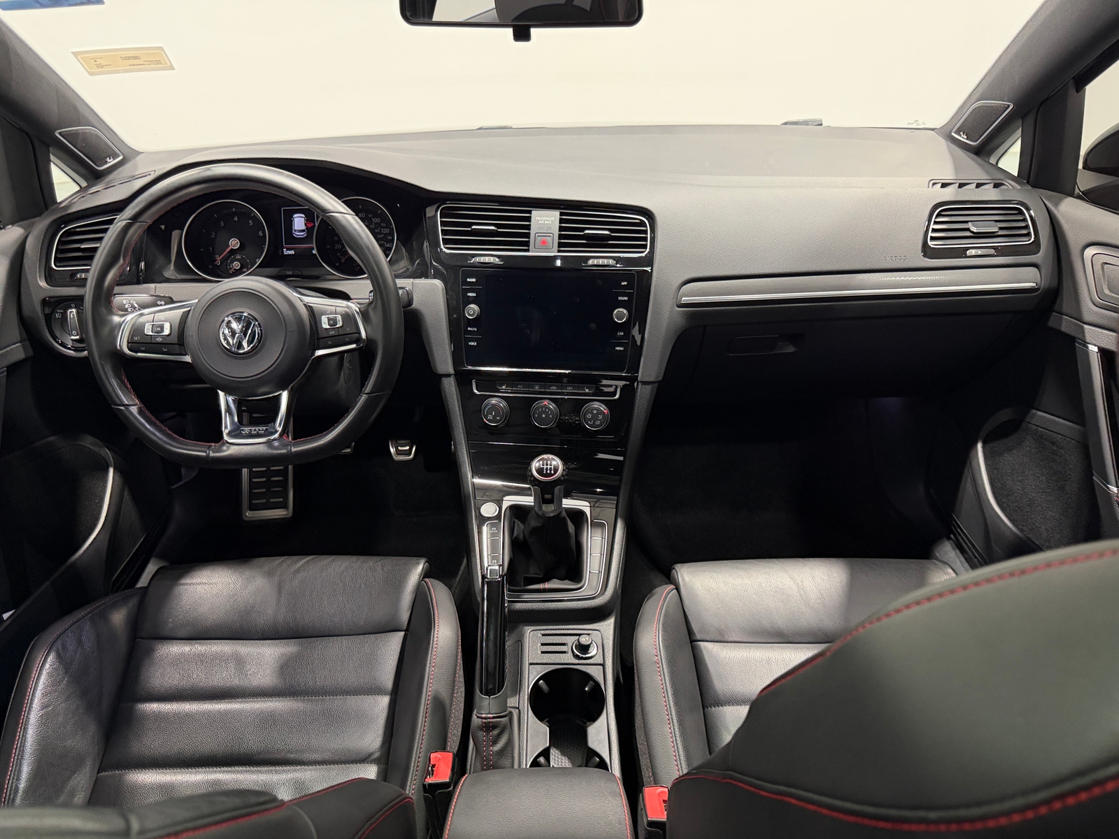 Thumbnail: 2019 Volkswagen Golf - 3