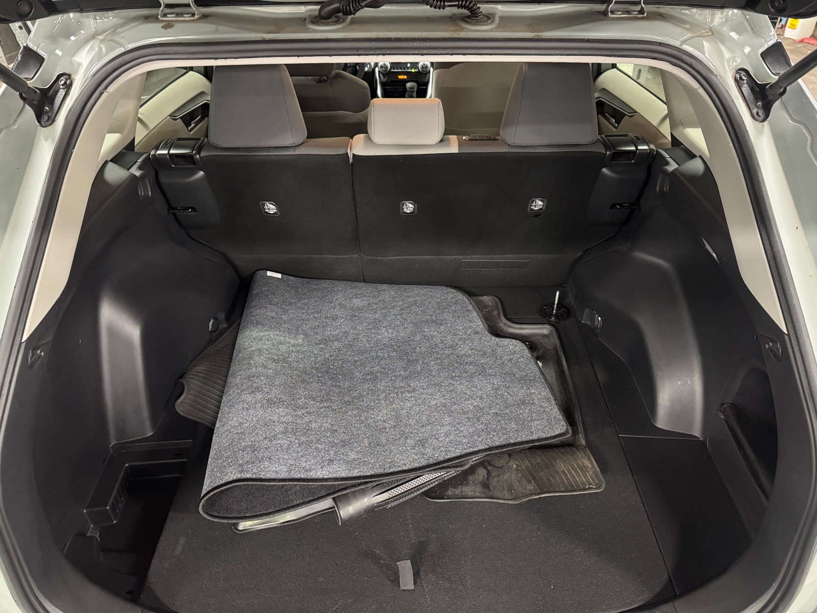 Thumbnail: 2019 Toyota RAV4 - 7
