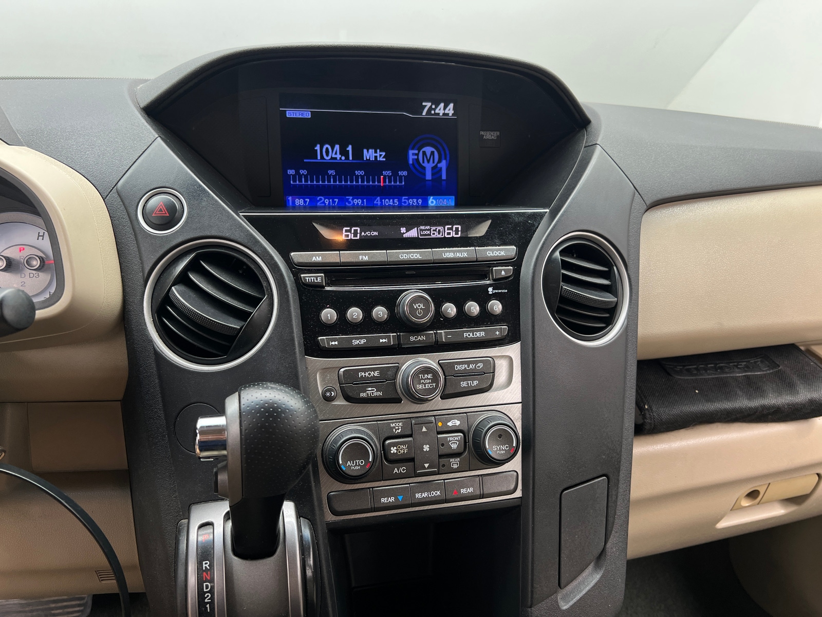 Thumbnail: 2015 Honda Pilot - 4