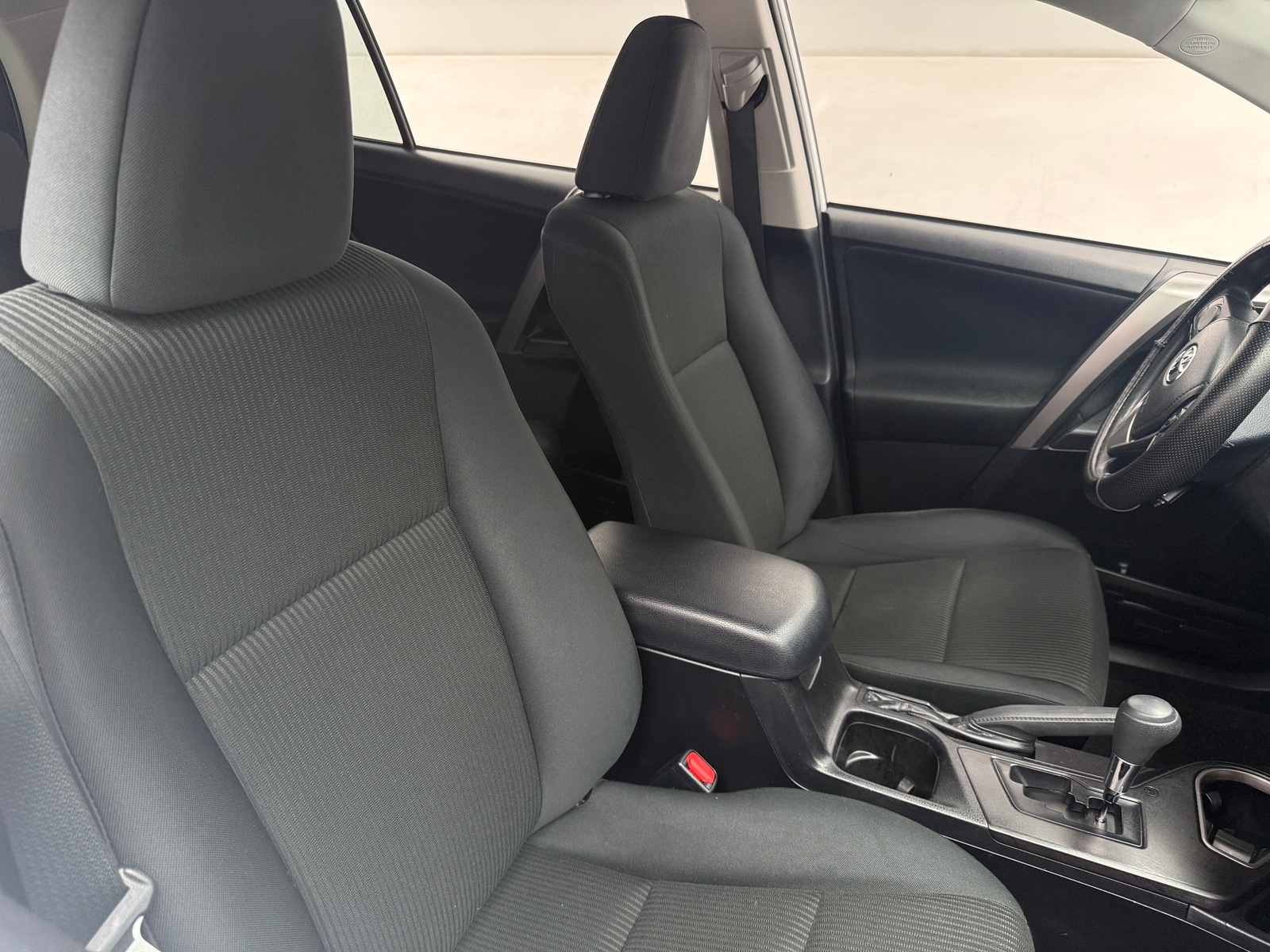 Thumbnail: 2018 Toyota RAV4 - 2