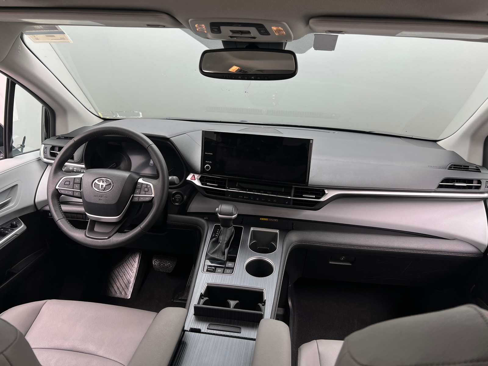 Thumbnail: 2026 Toyota Sienna - 2