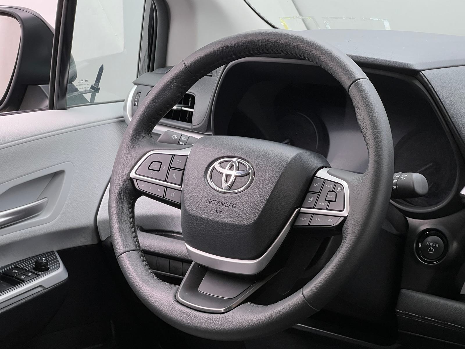 Thumbnail: 2026 Toyota Sienna - 4