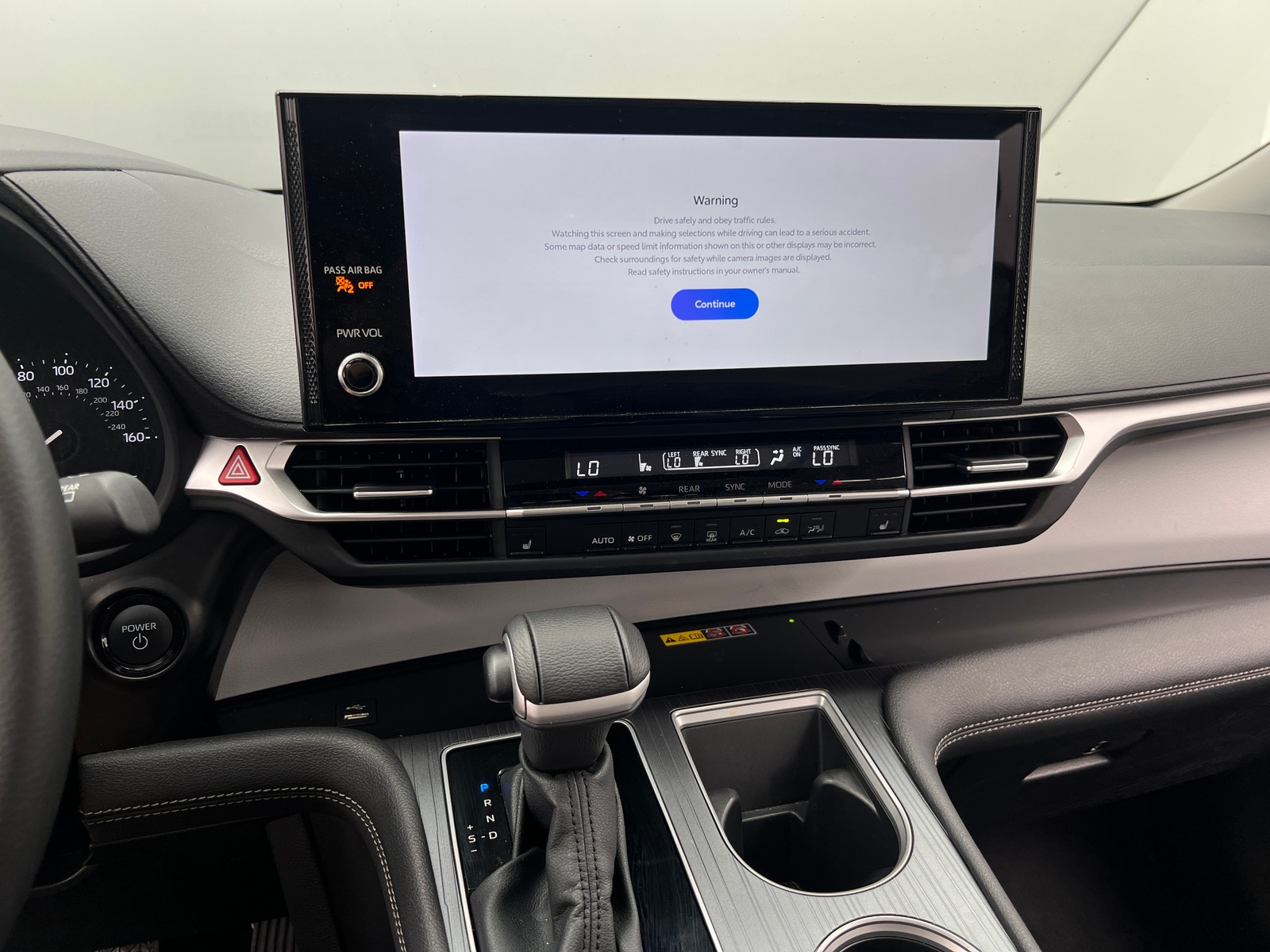 Thumbnail: 2026 Toyota Sienna - 3