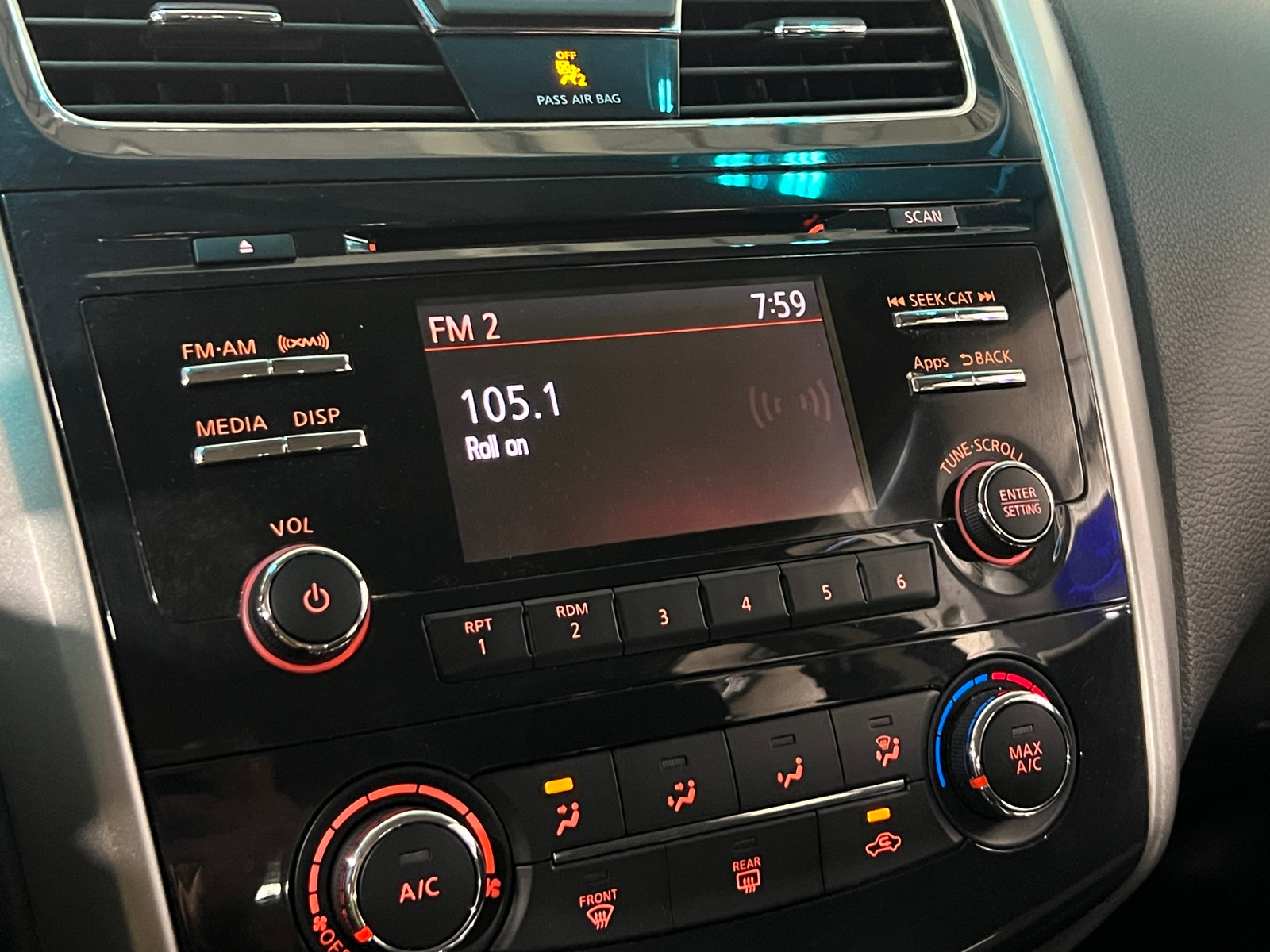 Thumbnail: 2014 Nissan Altima - 4