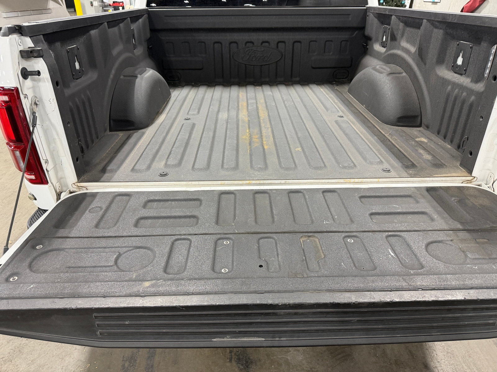 Thumbnail: 2019 Ford Econoline - 6