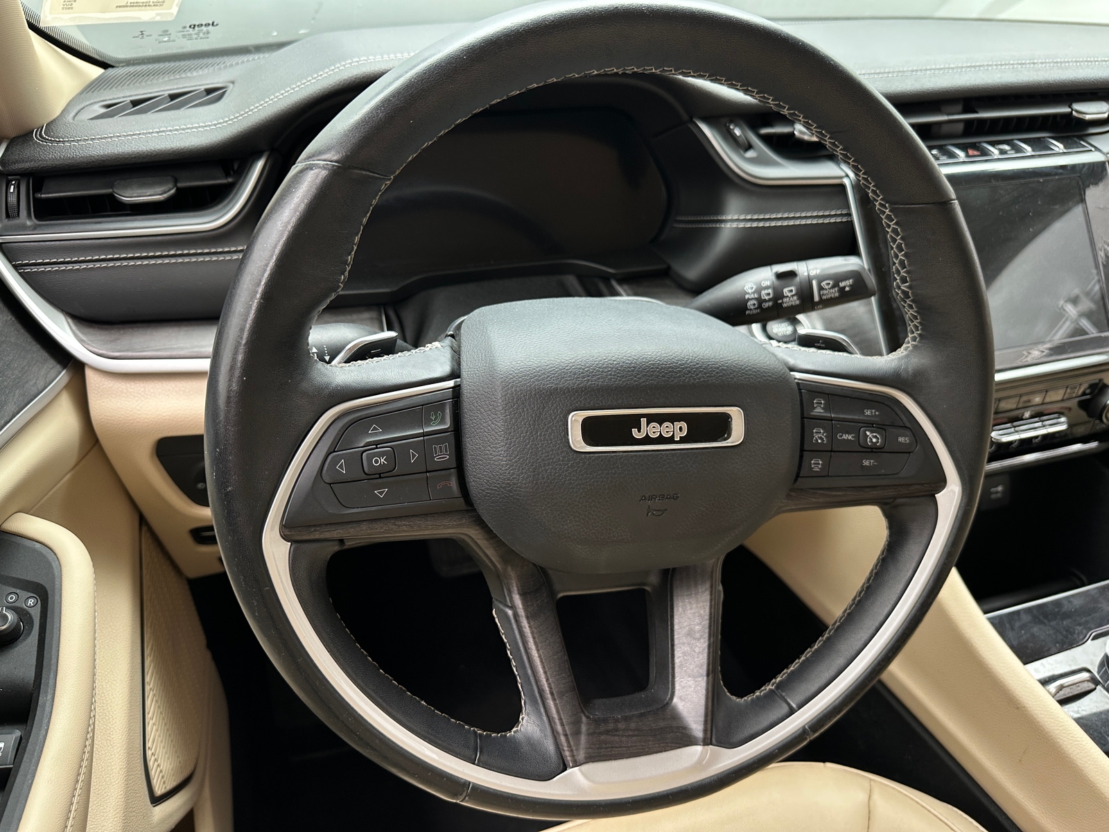 Thumbnail: 2022 Jeep Grand Cherokee L - 4