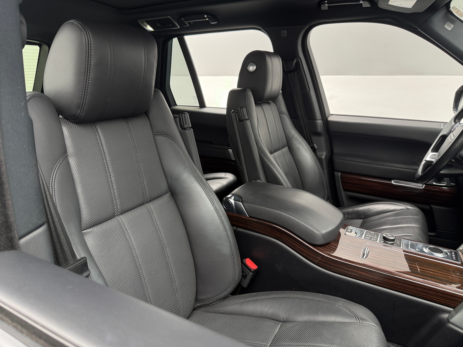 Thumbnail: 2015 Land Rover Range Rover - 2