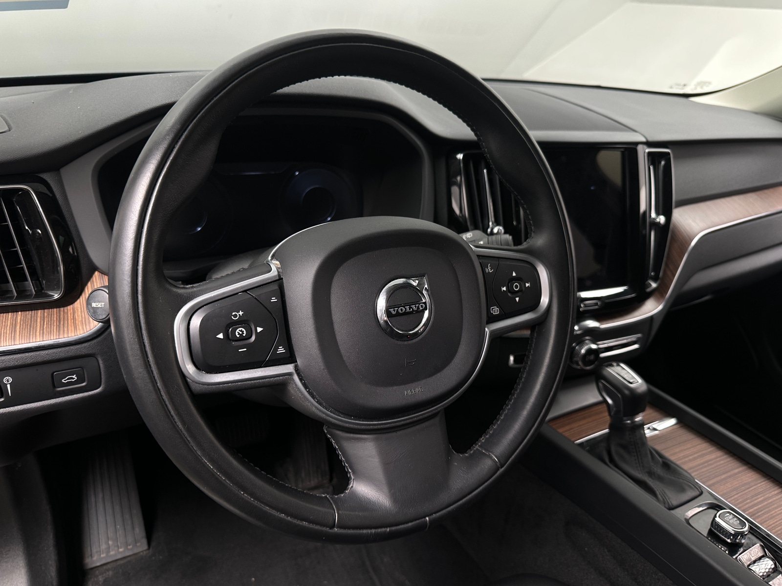 Thumbnail: 2021 Volvo XC60 - 4