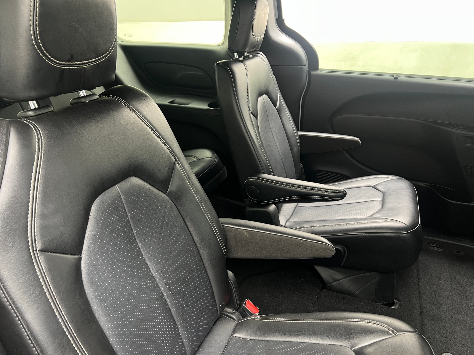 Thumbnail: 2025 Chrysler Pacifica - 5