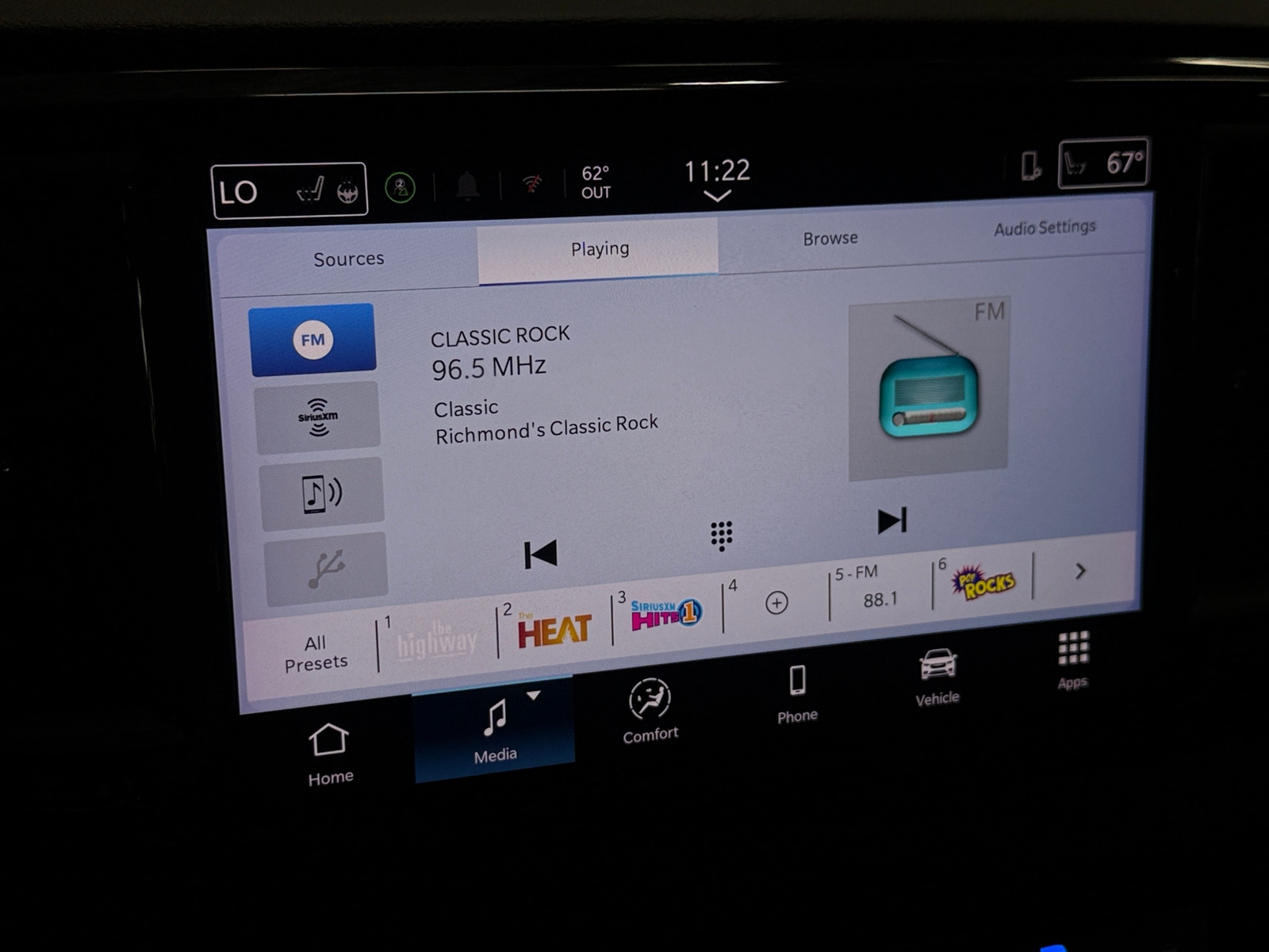 Thumbnail: 2025 Chrysler Pacifica - 3