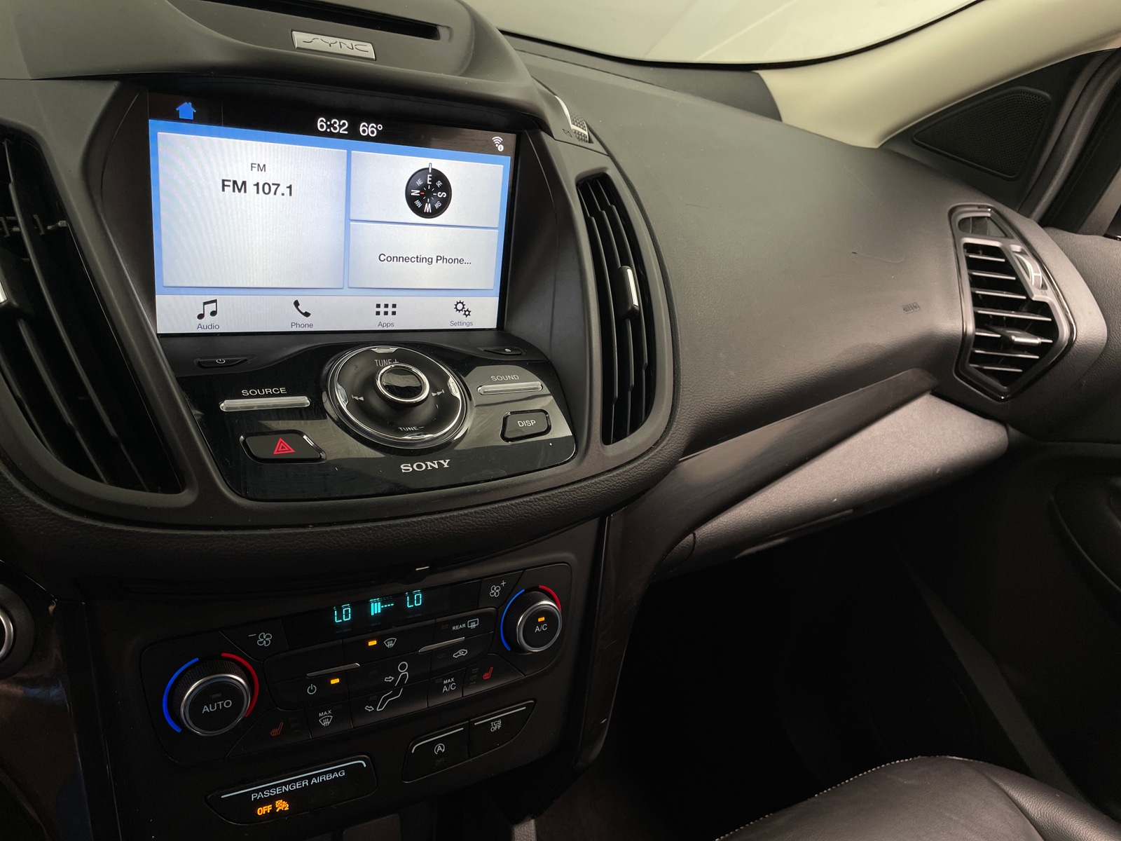 Thumbnail: 2017 Ford Escape - 3