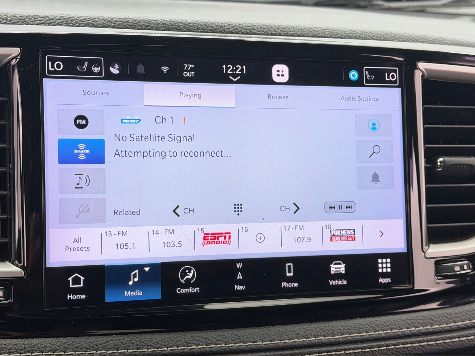 Thumbnail: 2021 Chrysler Pacifica - 3