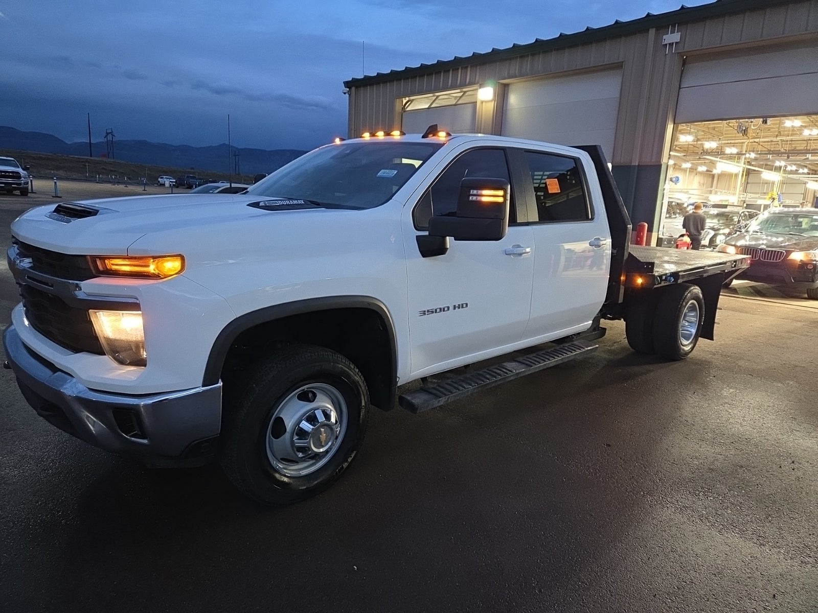 2024 Chevrolet Silverado 3500HD CC 4WD Crew Cab 177" WB, 60" Ca LT