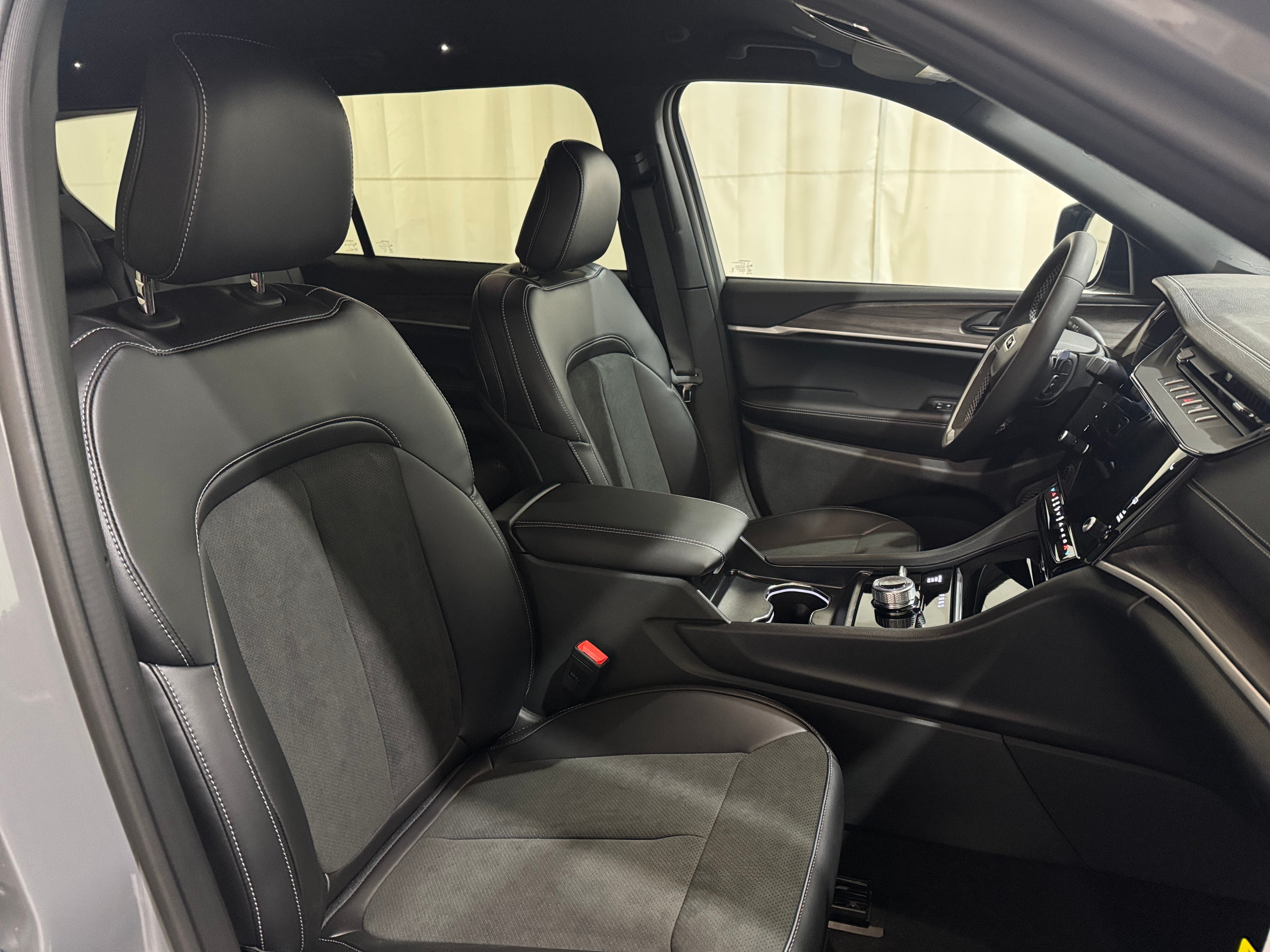 2027 Jeep Grand Cherokee L