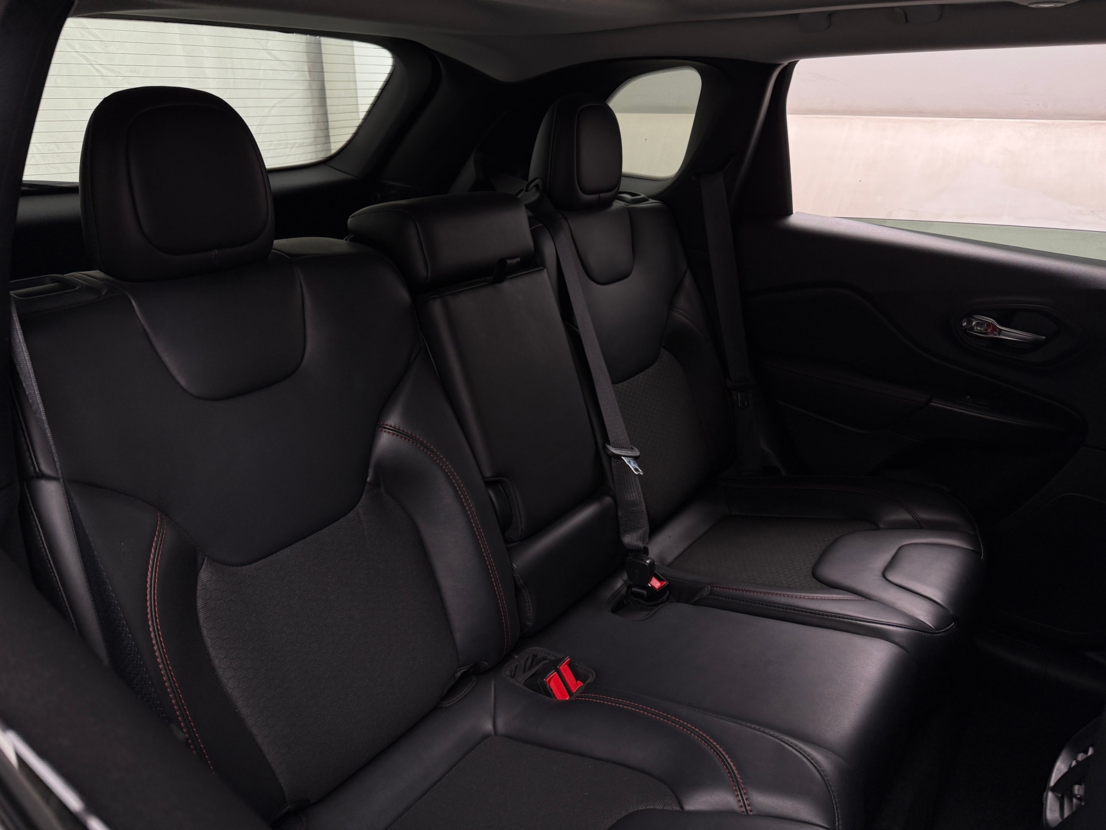 Thumbnail: 2020 Jeep Cherokee - 6