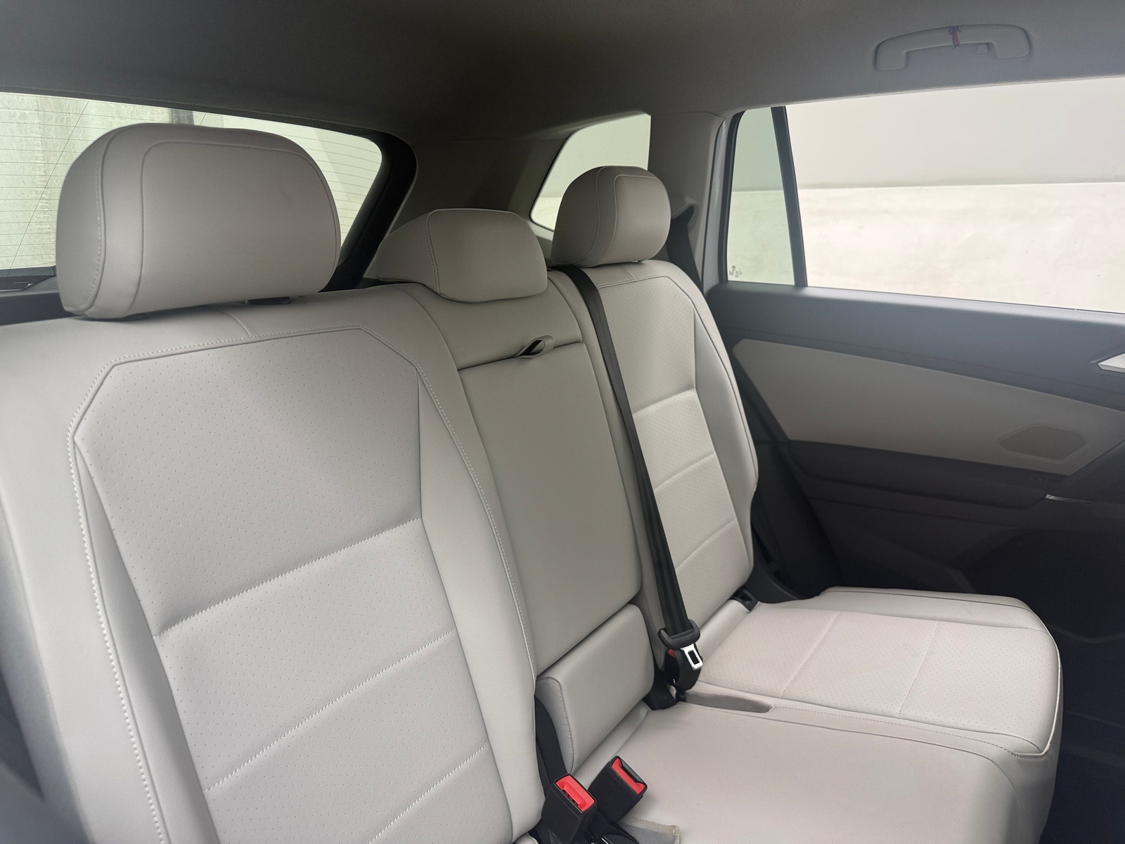 Thumbnail: 2018 Volkswagen Tiguan - 6