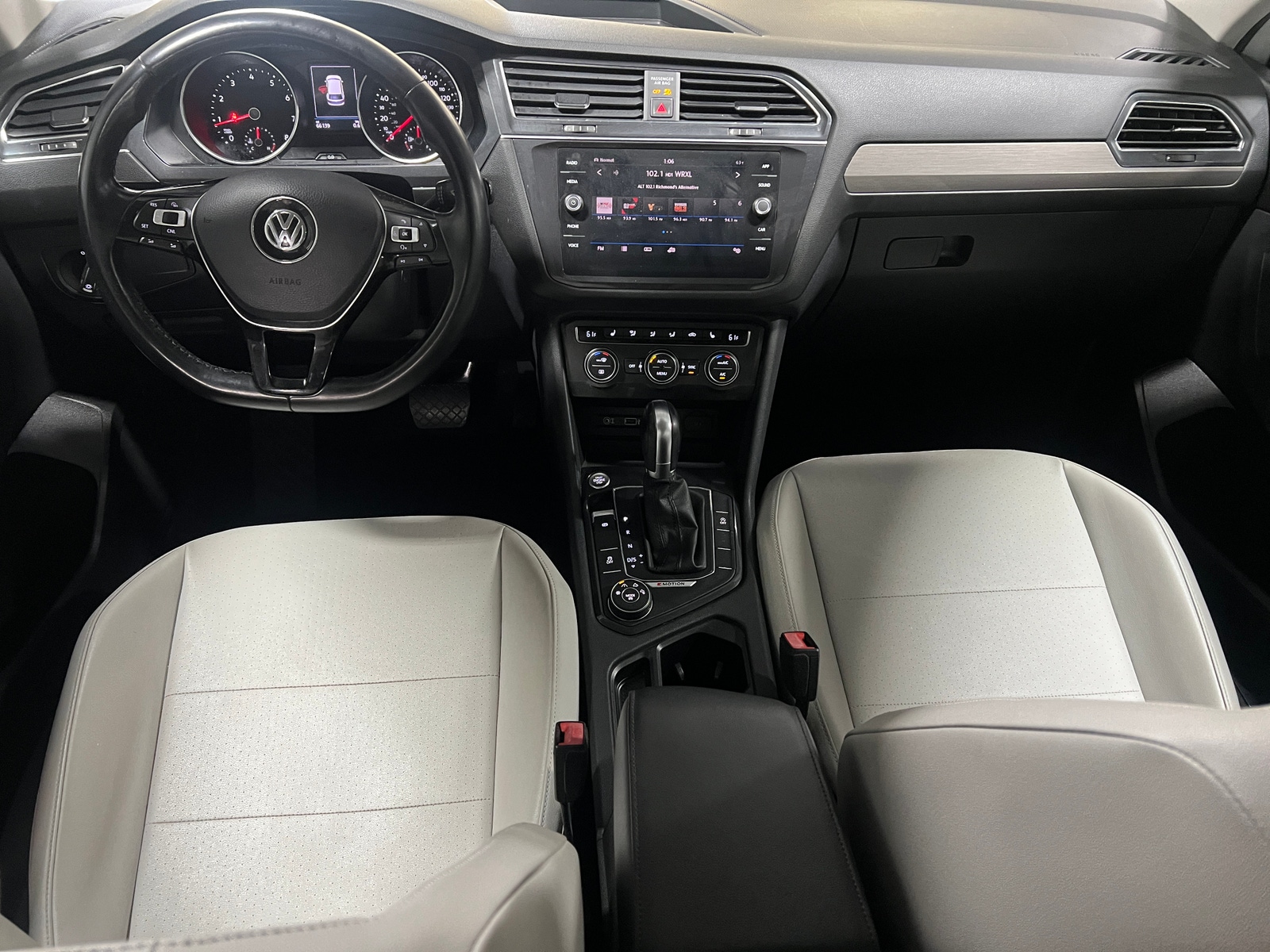 Thumbnail: 2018 Volkswagen Tiguan - 3