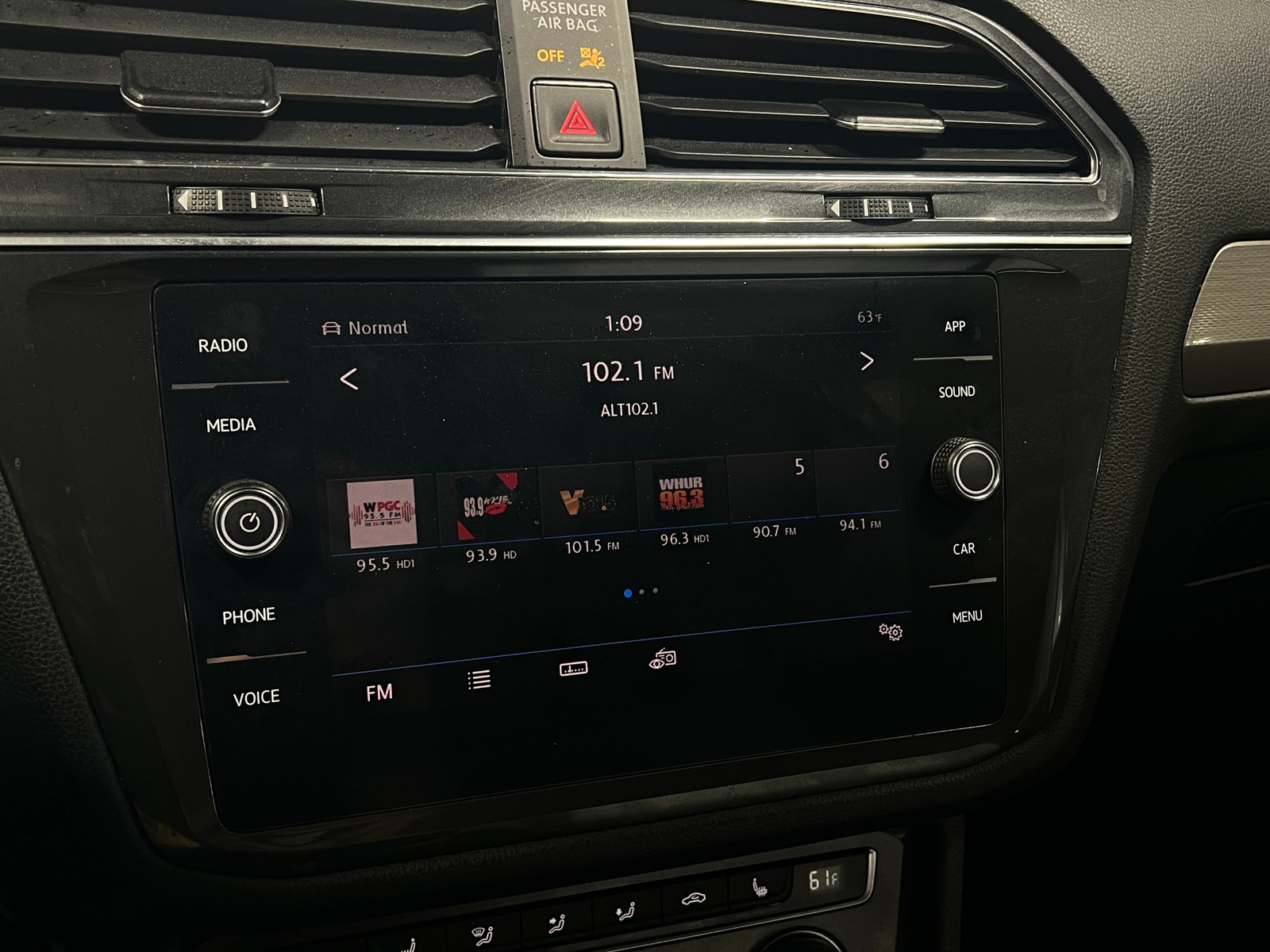 Thumbnail: 2018 Volkswagen Tiguan - 4