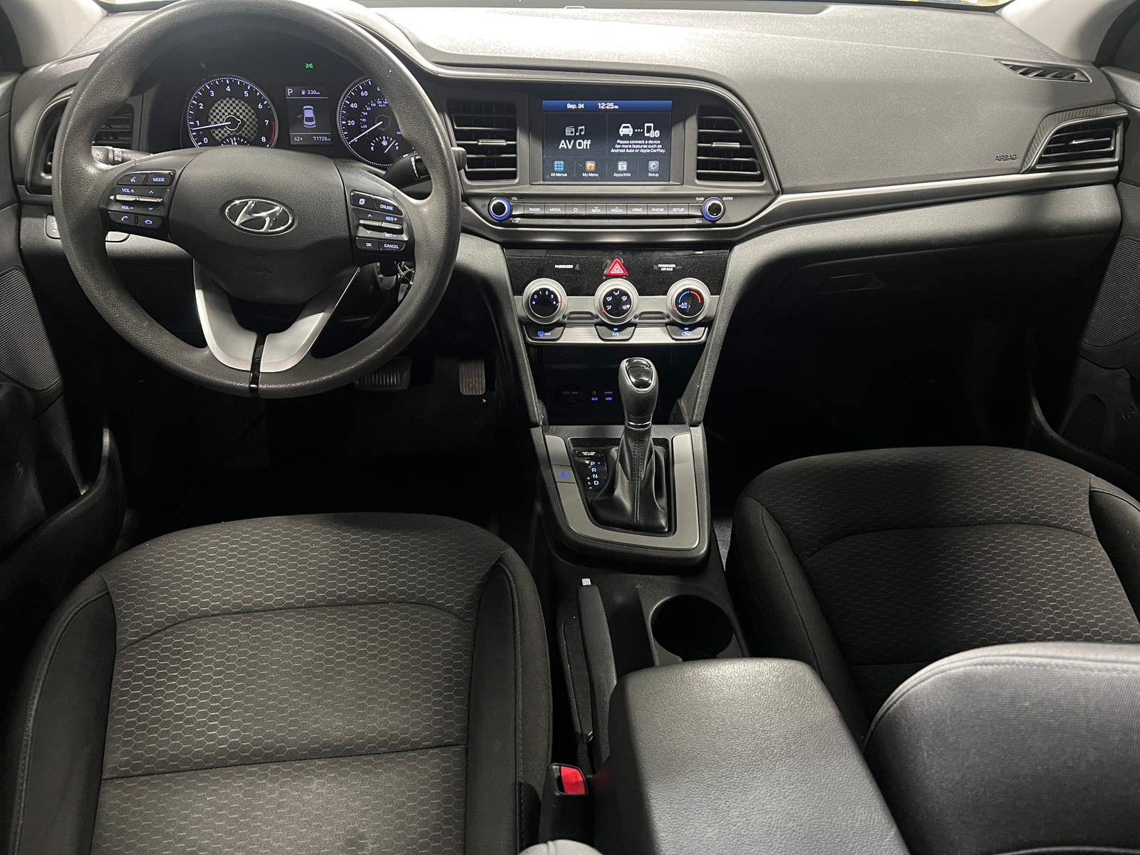 Thumbnail: 2019 Hyundai Elantra - 3