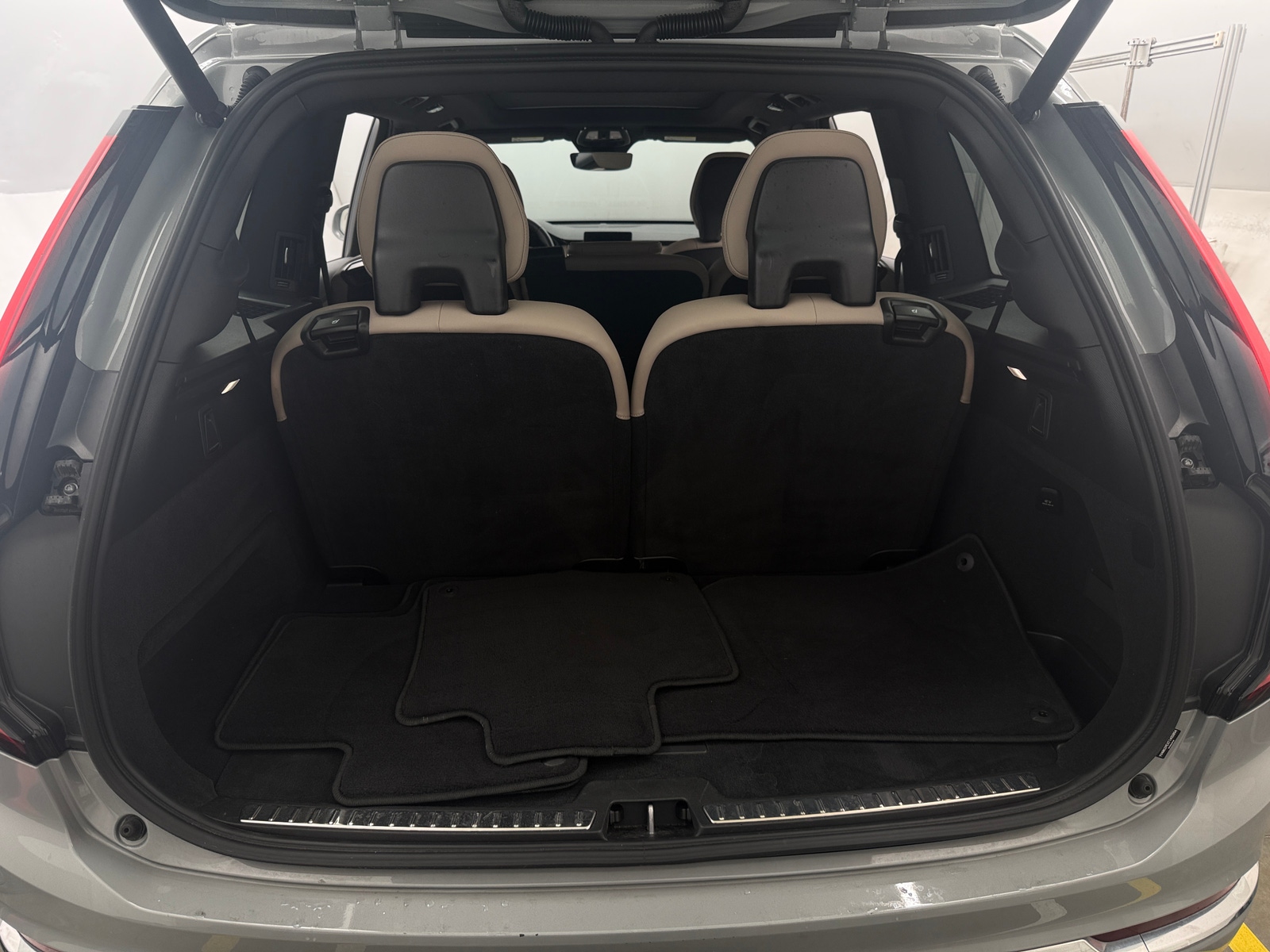 Thumbnail: 2026 Volvo XC90 - 6