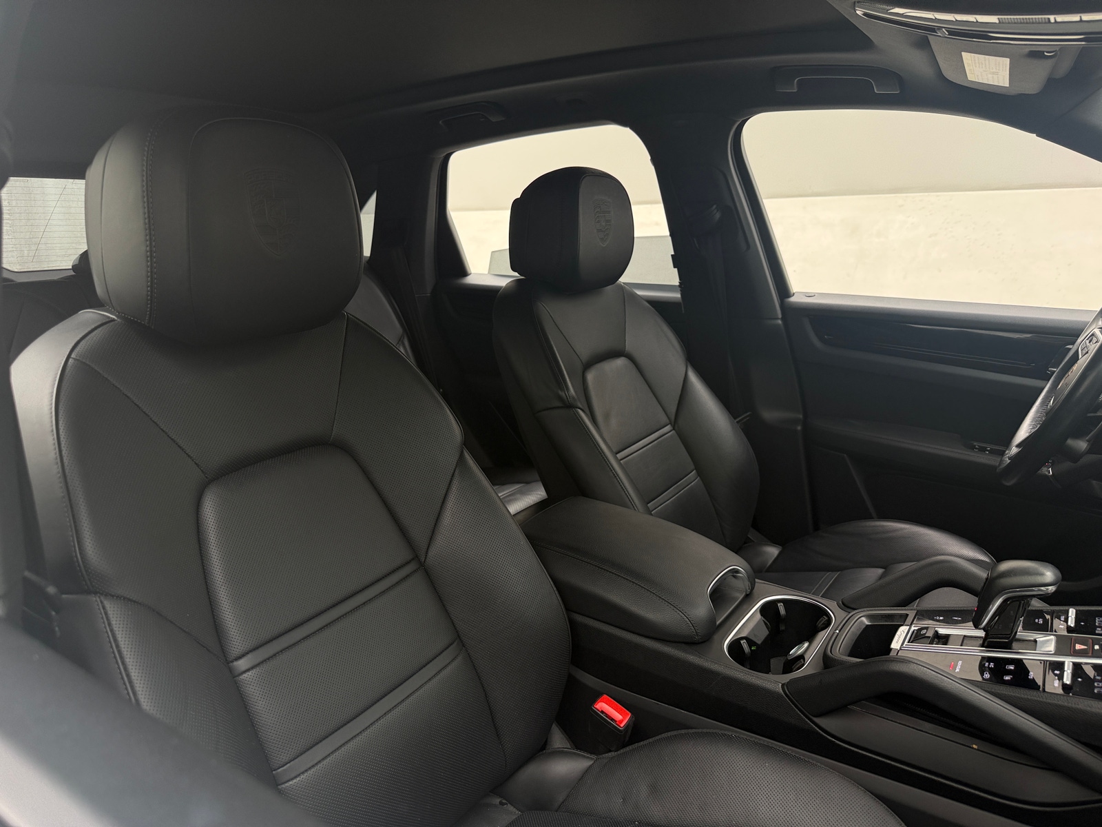Thumbnail: 2020 Porsche Cayenne - 2