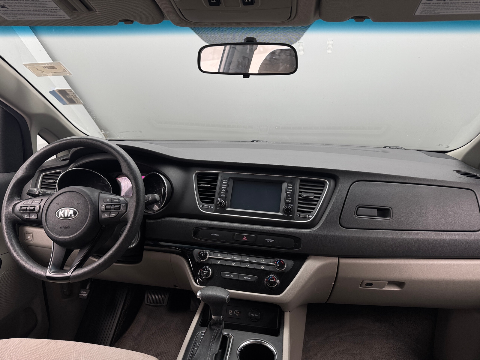 Thumbnail: 2019 Kia Sedona - 3