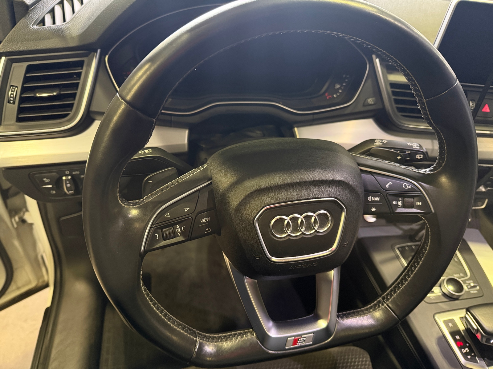 Thumbnail: 2018 Audi SQ5 - 5