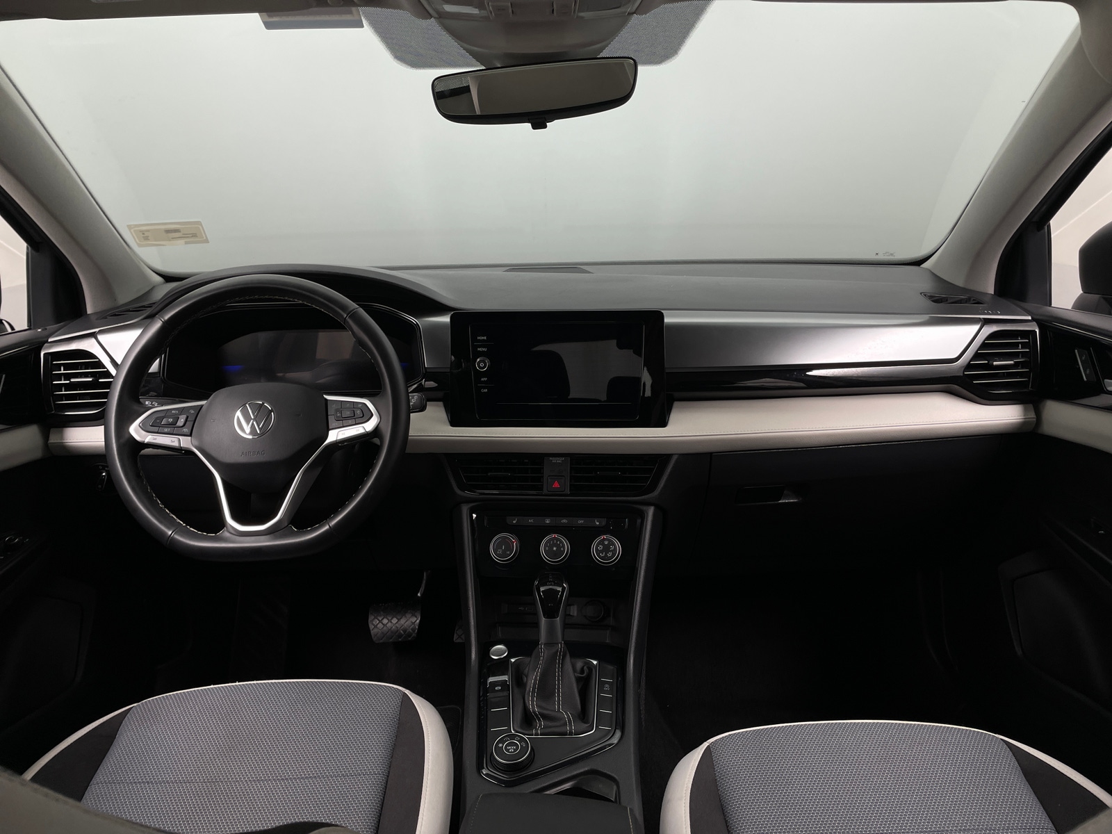 Thumbnail: 2025 Volkswagen Taos - 3