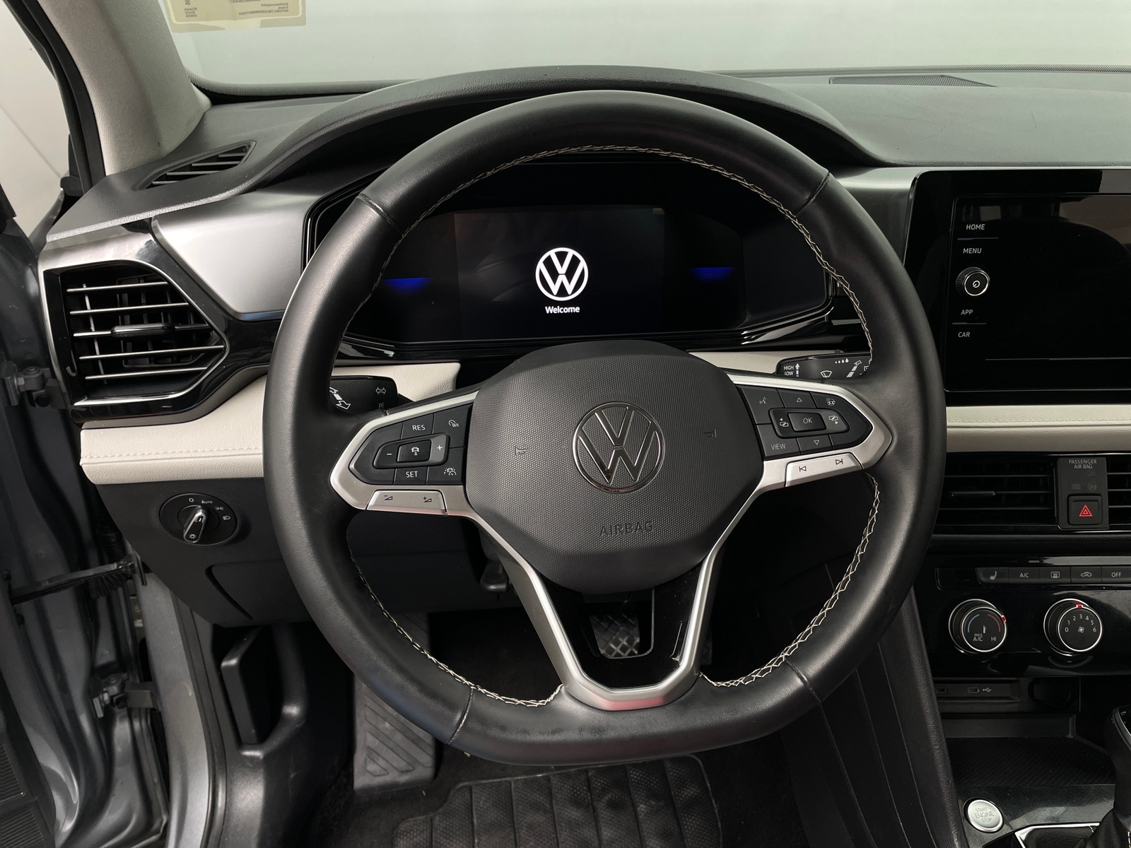 Thumbnail: 2025 Volkswagen Taos - 5