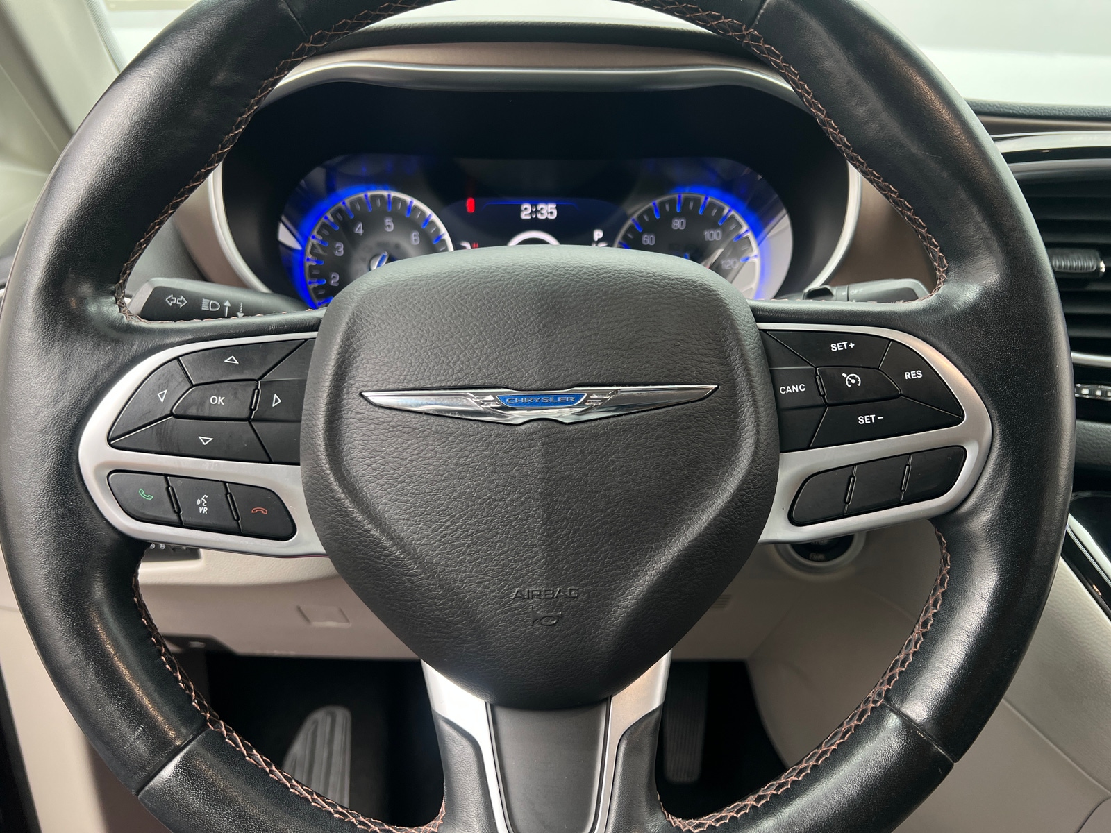 Thumbnail: 2018 Chrysler Pacifica - 4