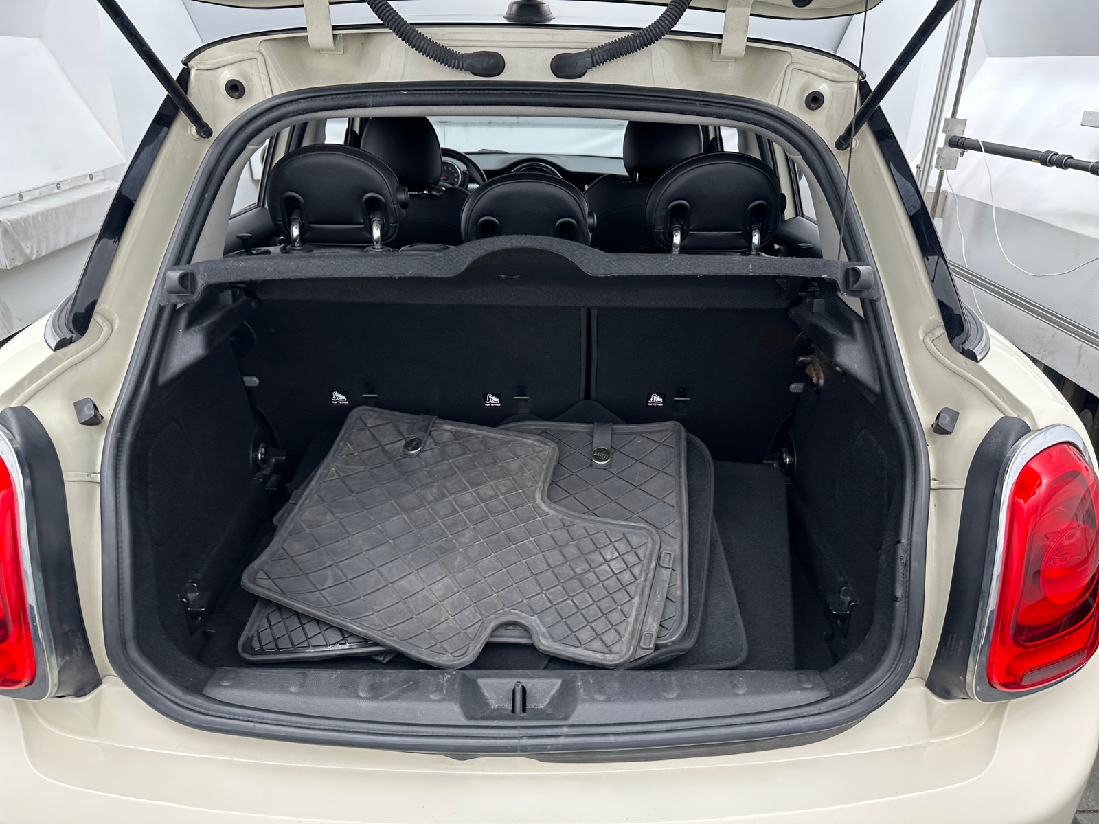 Thumbnail: 2018 MINI Cooper Hardtop - 6
