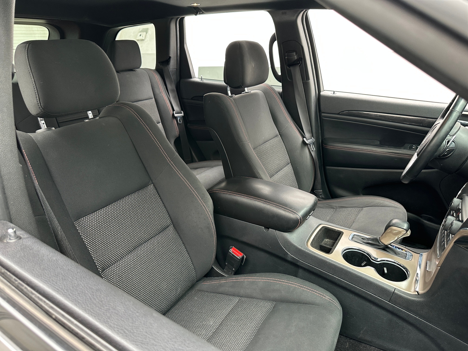 Thumbnail: 2017 Jeep Grand Cherokee - 2