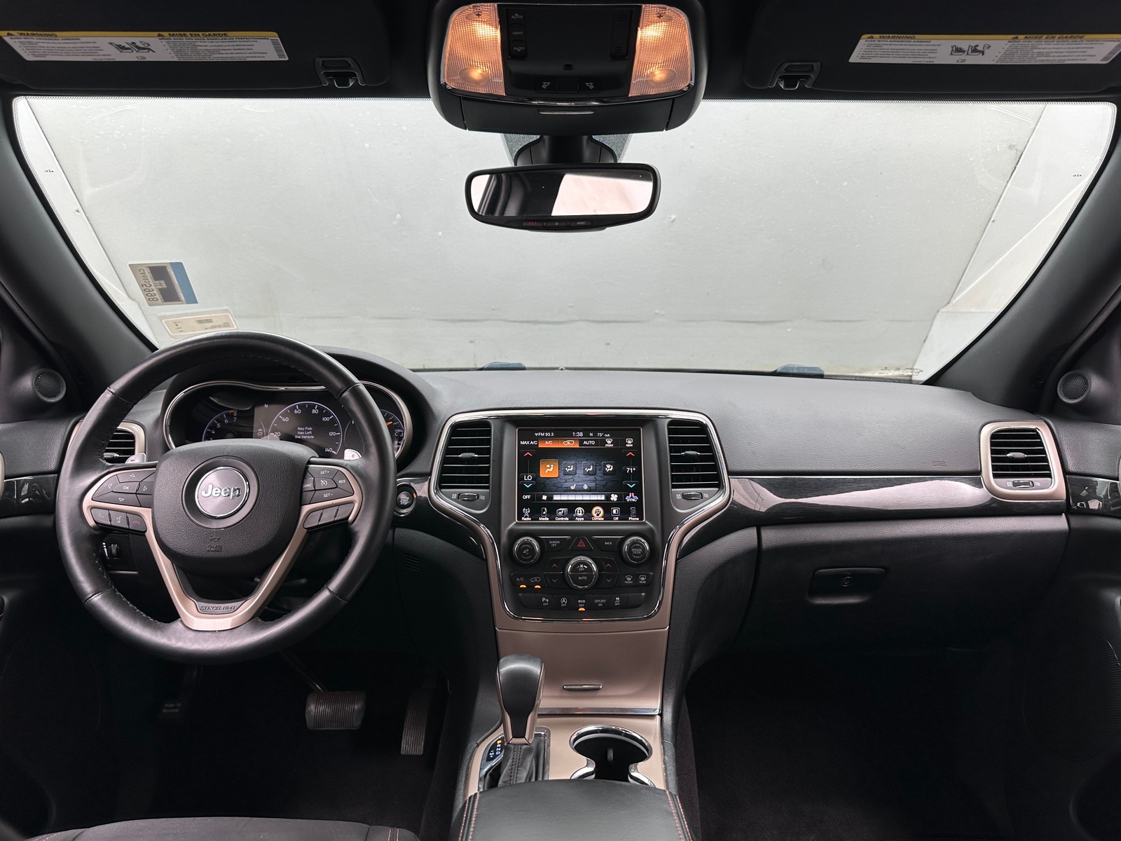 Thumbnail: 2017 Jeep Grand Cherokee - 3