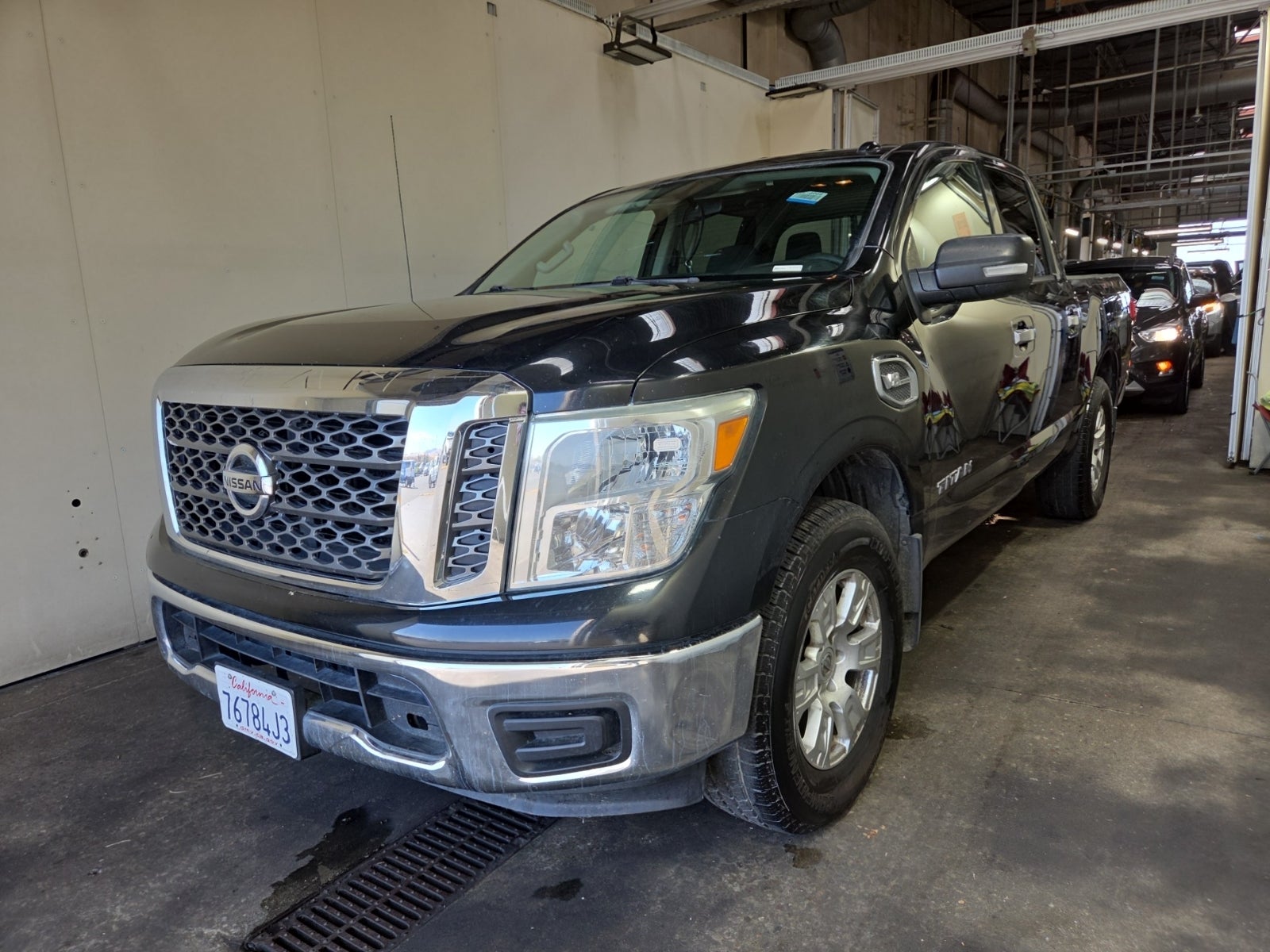 2017 Nissan Titan 4x2 Crew Cab SV